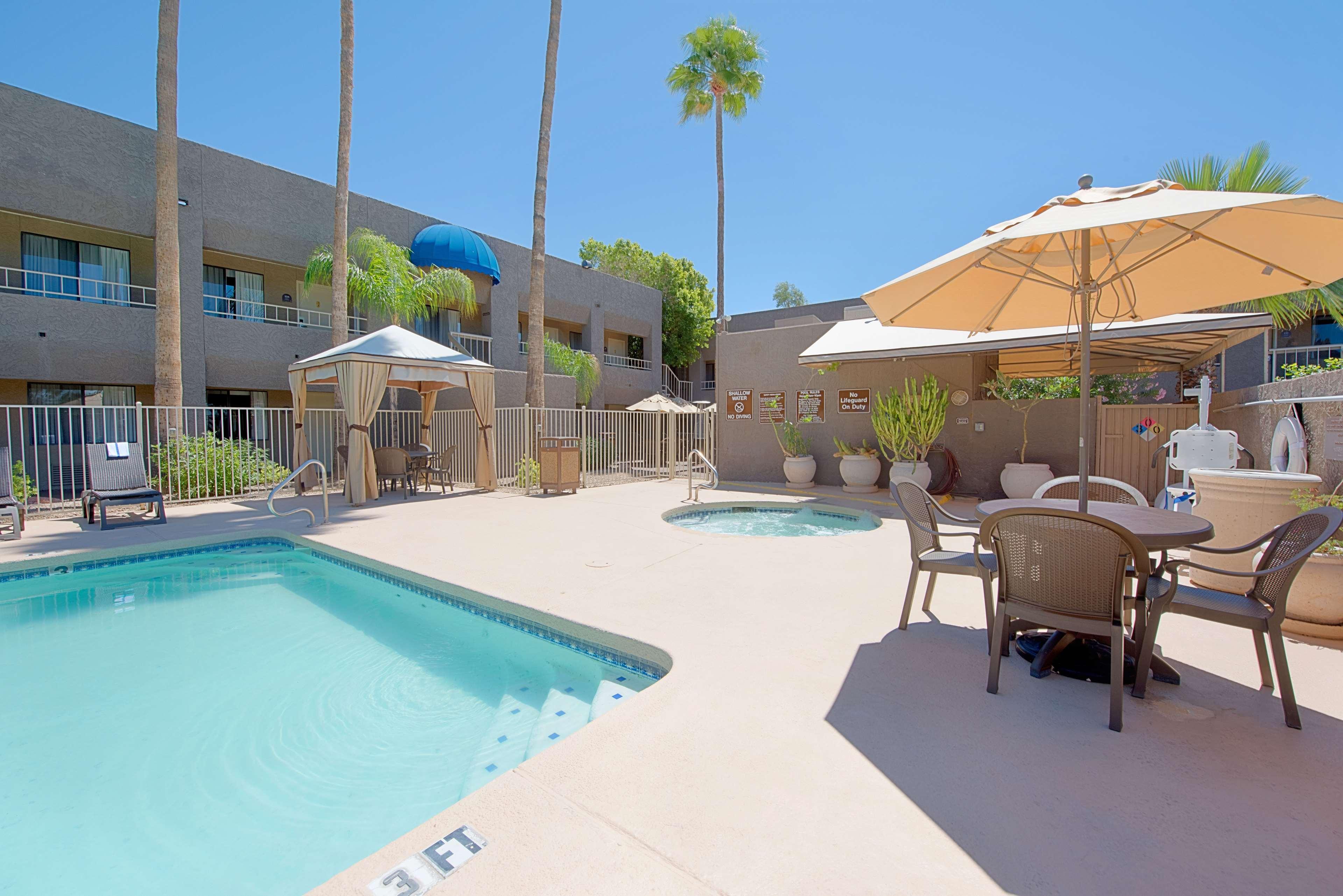 Best Western Innsuites Phoenix Hotel & Suites Exteriör bild