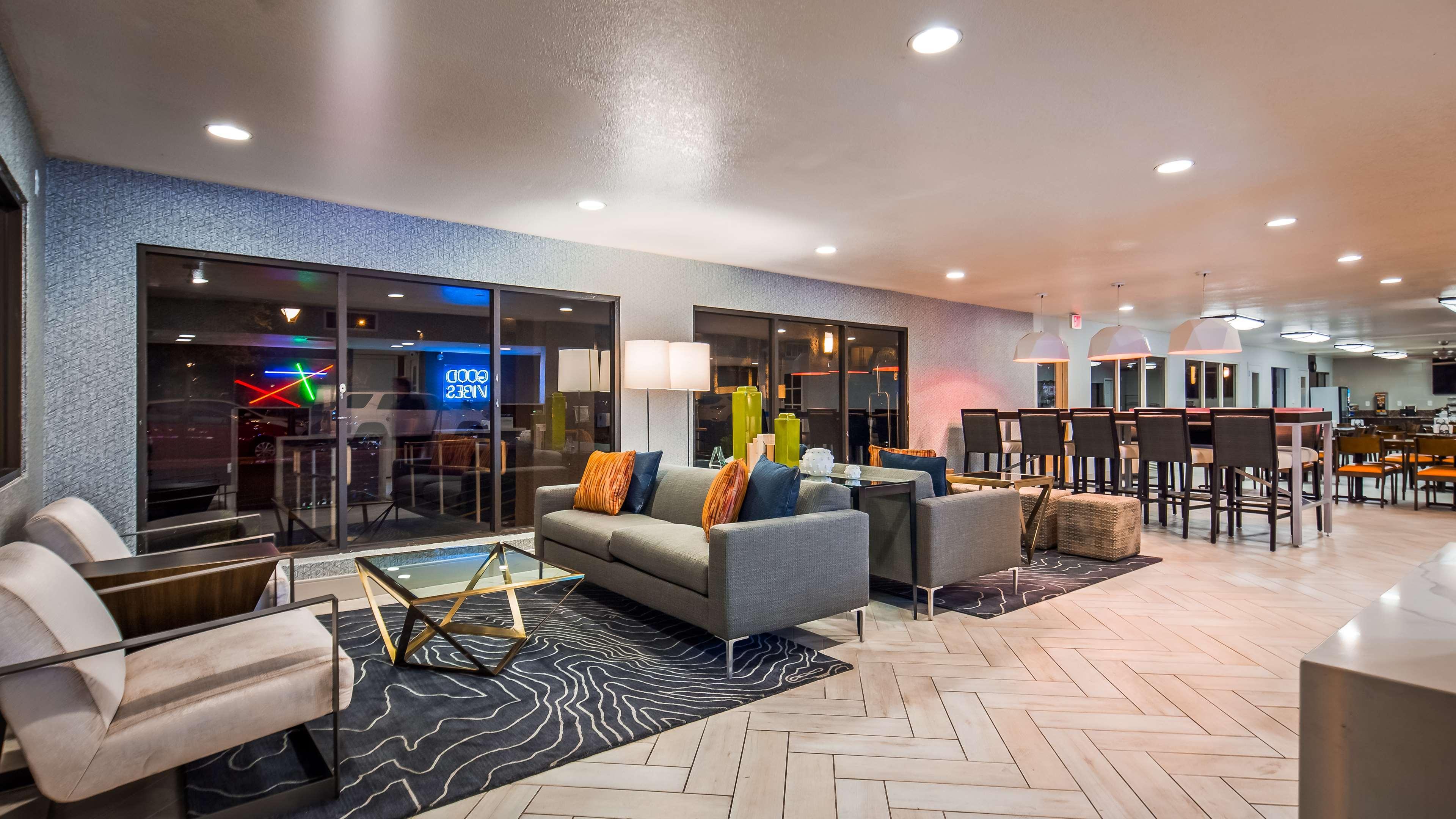 Best Western Innsuites Phoenix Hotel & Suites Exteriör bild