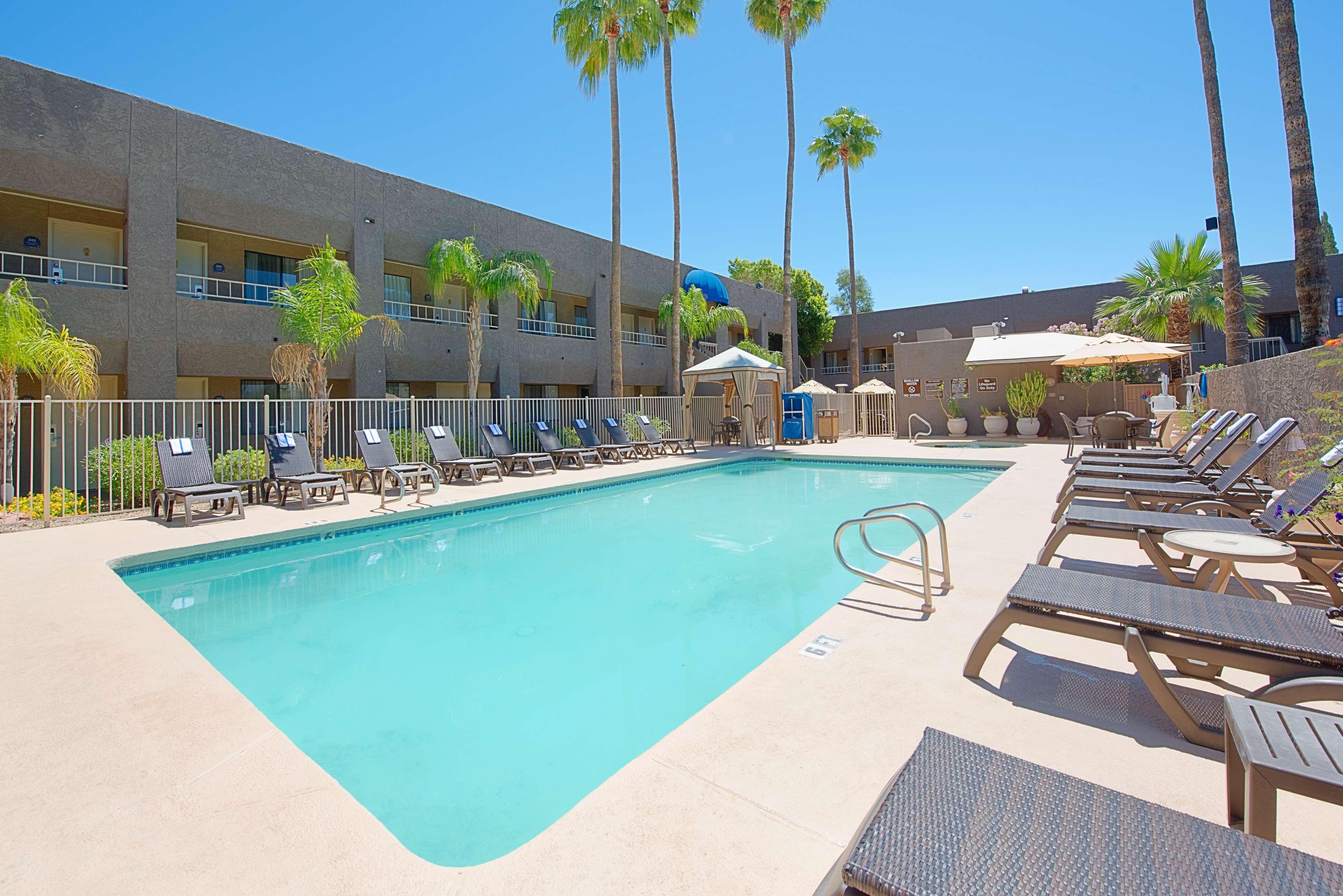 Best Western Innsuites Phoenix Hotel & Suites Exteriör bild