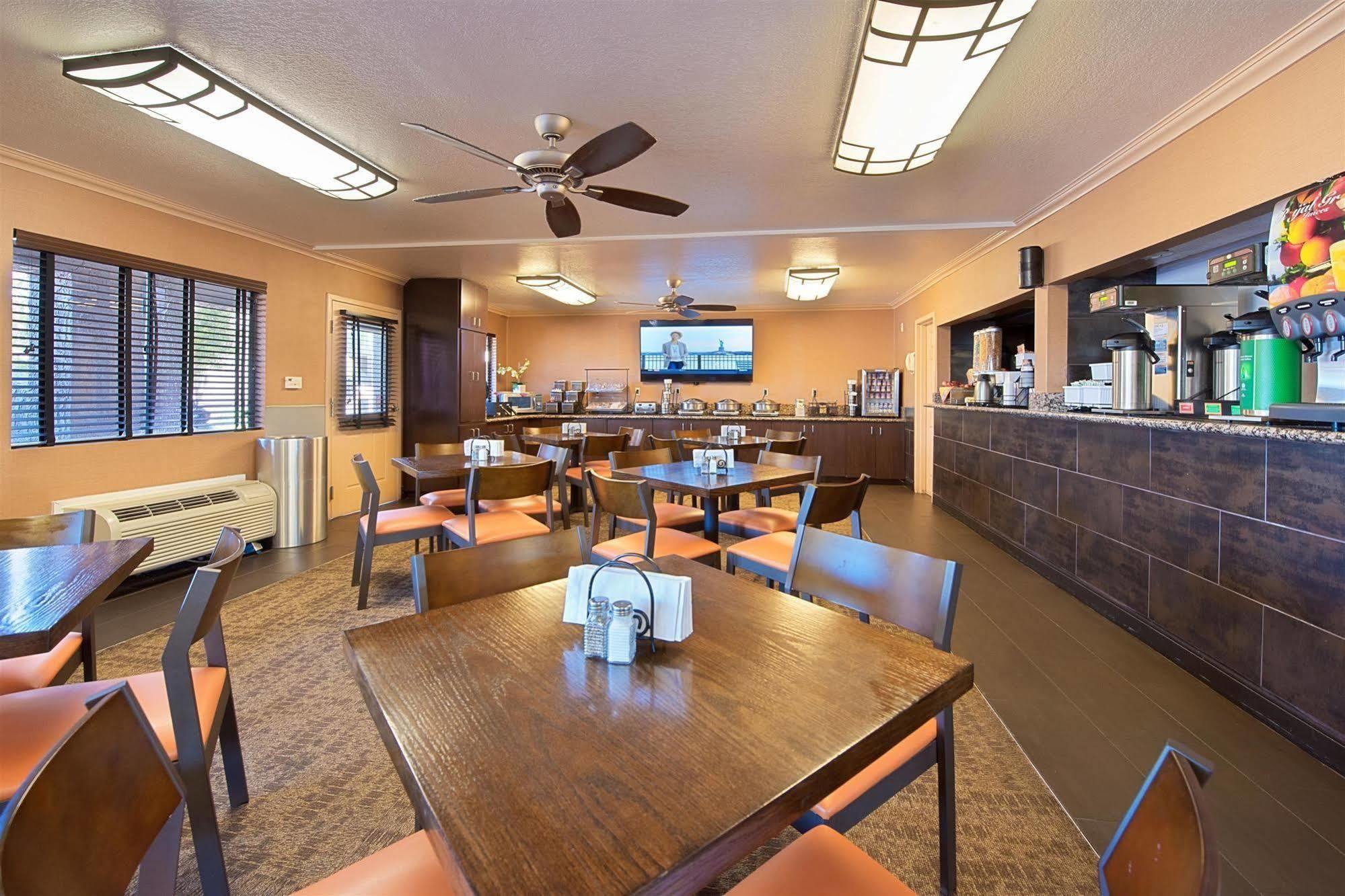 Best Western Innsuites Phoenix Hotel & Suites Exteriör bild