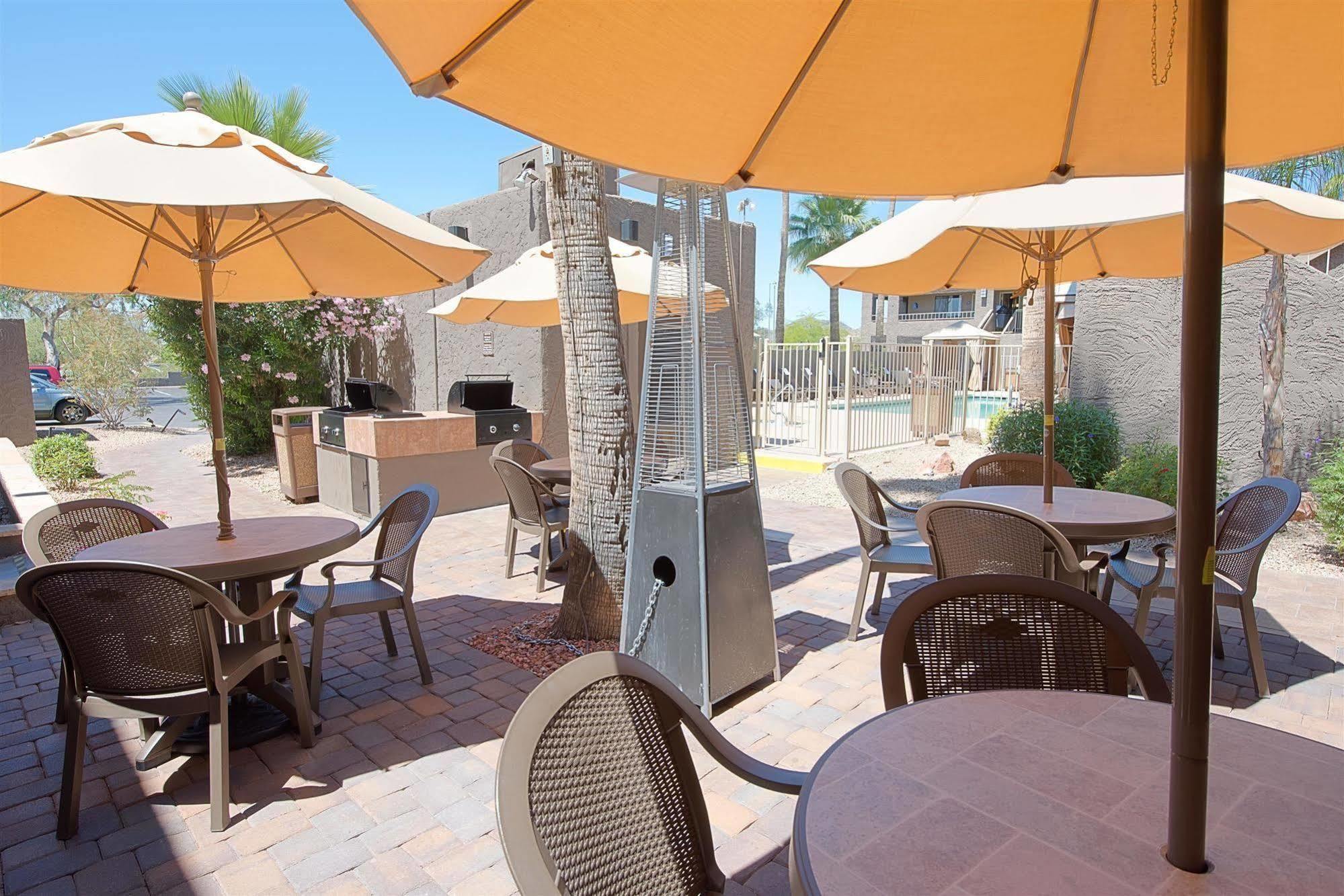 Best Western Innsuites Phoenix Hotel & Suites Exteriör bild